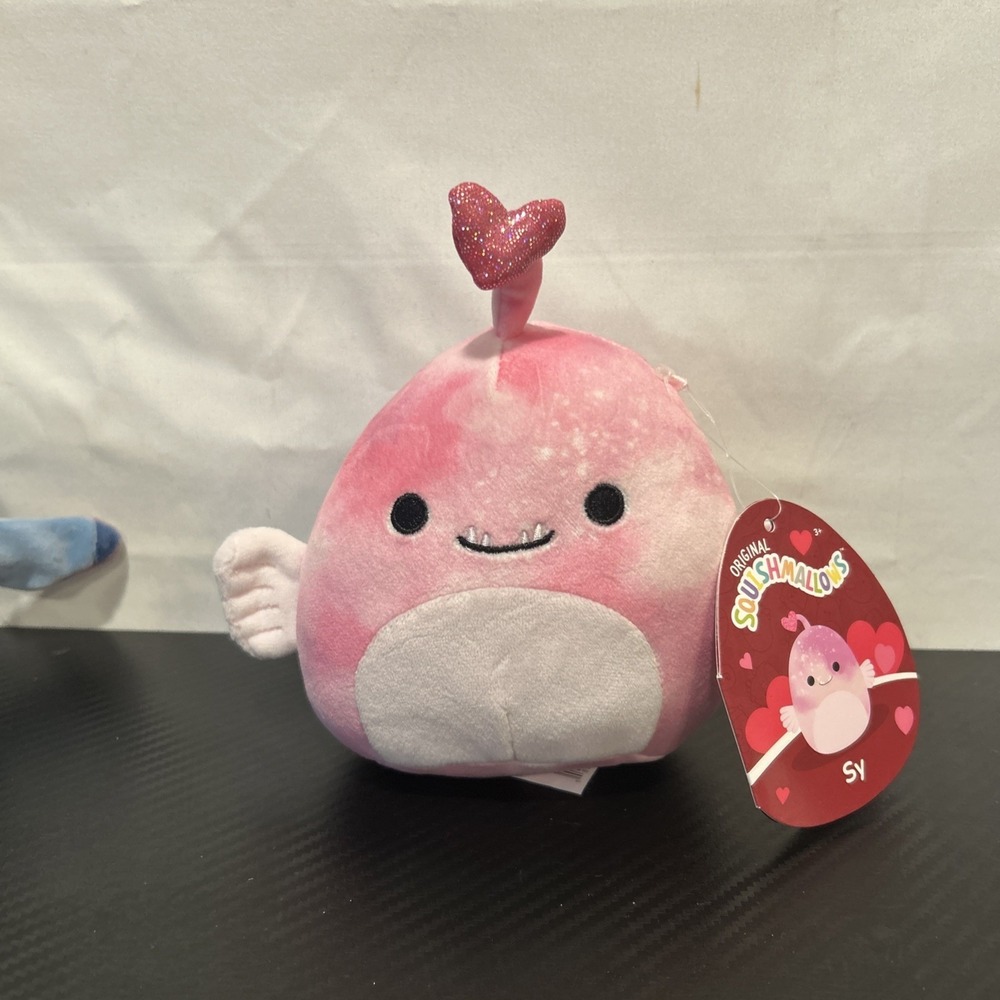 Sy the Anglerfish 5" Squishmallow! New With Tags Cute Valentines Plush NWT small